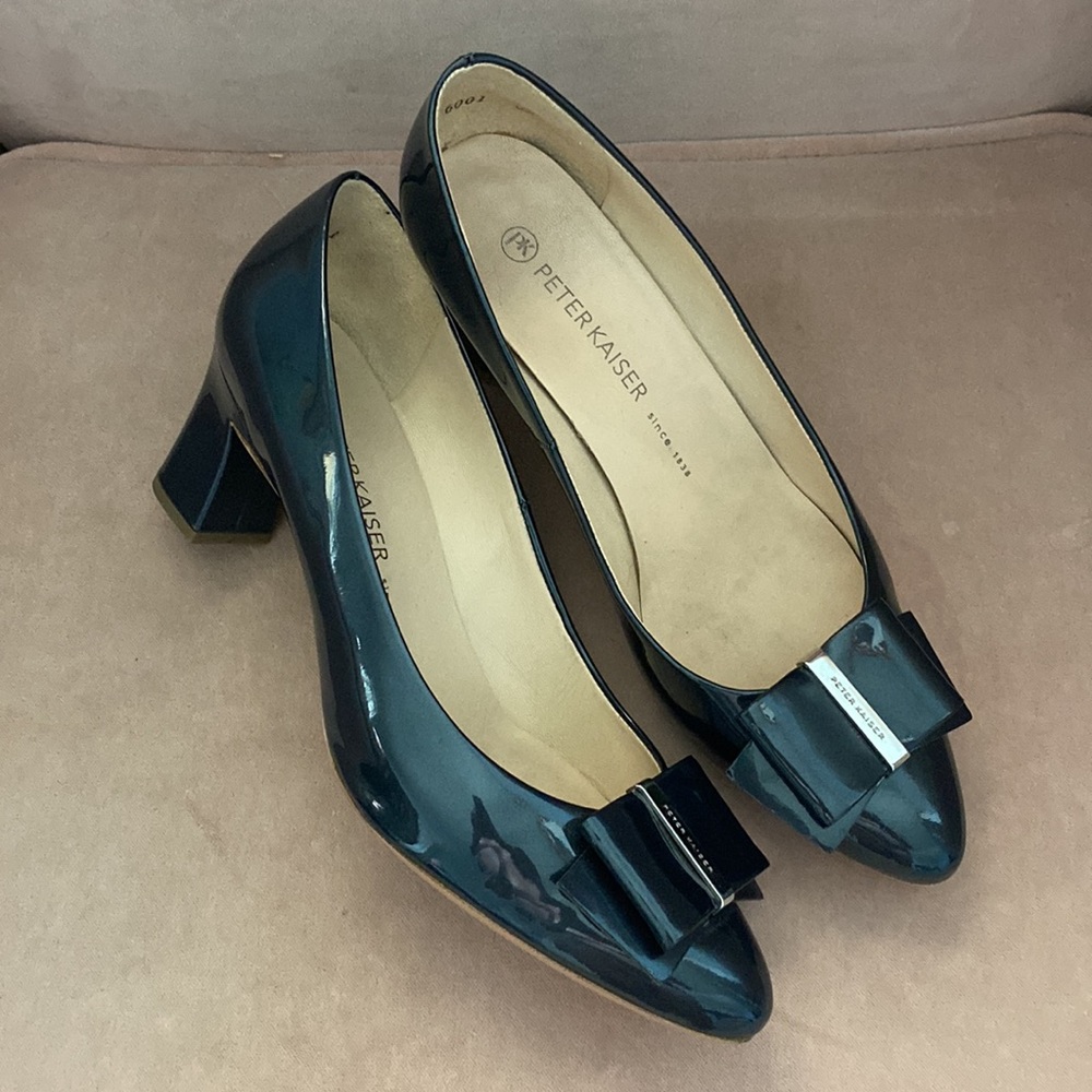 Peter Kaiser Navy Blue Patent Pumps w/ Bow Detail - Size 7.5 UK (10-10.5 US)